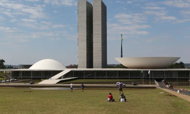 Reforma tributária é editada após hibernação de 30 anos no Congresso