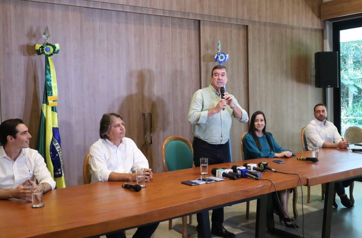 Riedel entra no segundo ano com troca de “braço-direito”