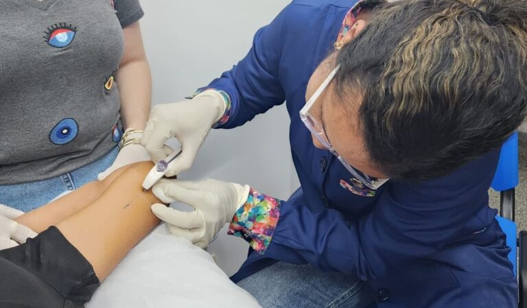 “Palito” implantado no braço impede gravidez por até três anos