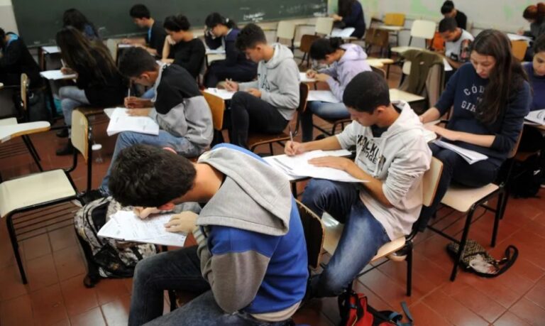 Saiba como funcionará o Programa Pé-de-Meia para estudantes