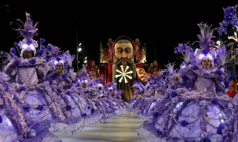 Enredos inspirados em livros são destaque das escolas de samba no Rio