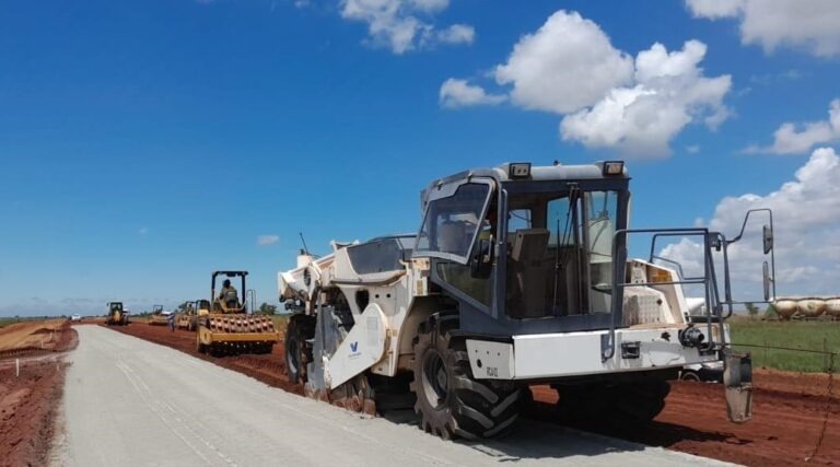 Asfalto avança 24 km entre Coronel Sapucaia e Paranhos