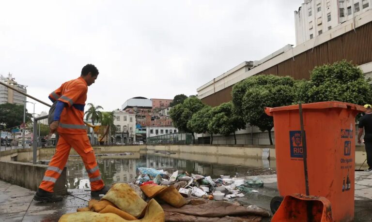 IBGE diz que 90% da população conta com coleta de lixo
