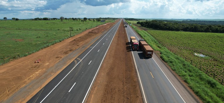 BR-163 recebe primeiros 15 quilômetros de duplicação no Mato Grosso