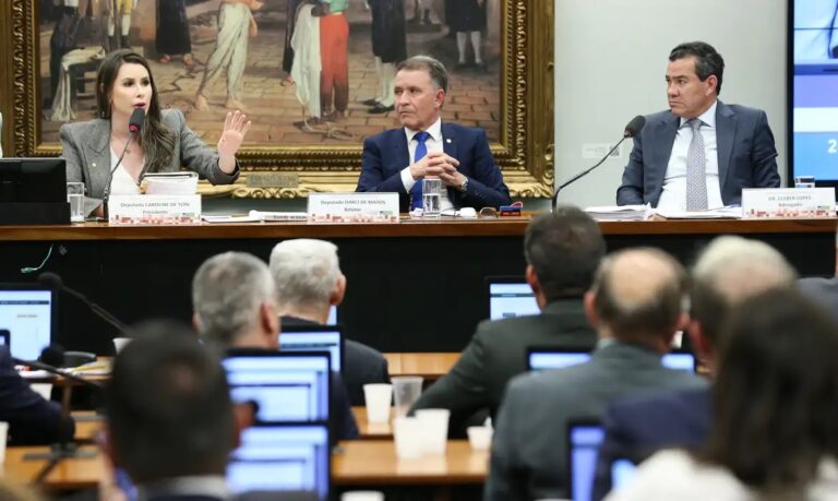 Parlamentares pedem vista e adiam análise sobre prisão do deputado Chiquinho Brazão