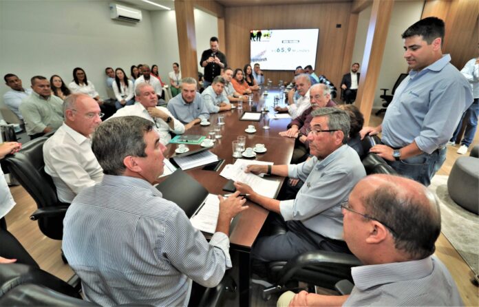 Prefeito-Nelson-Cintra-Porto-MurtinhoMS-Foto-Saul-Schramm-1-scaled