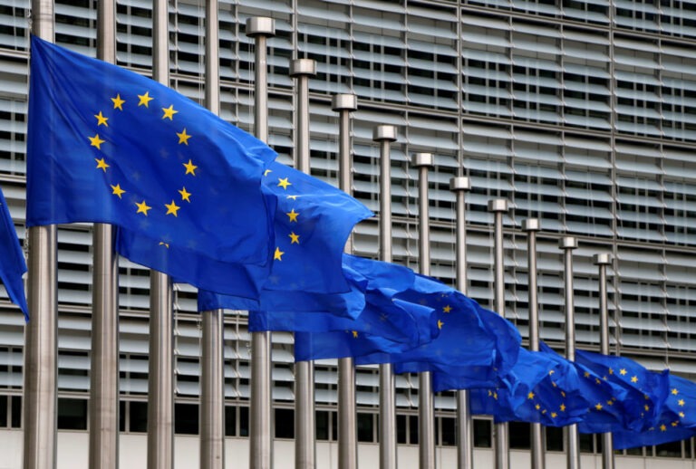 Depois de regra dura à importação, UE flexibiliza normas ambientais a produtores do bloco