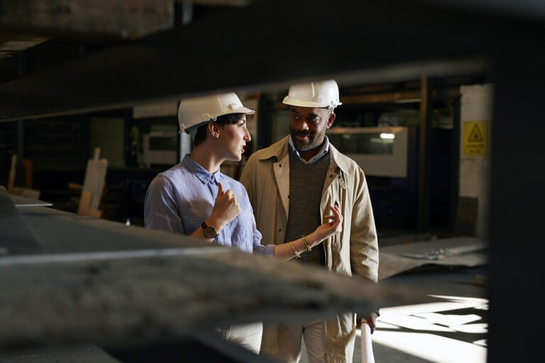 Jovens são maioria nas contratações do setor industrial