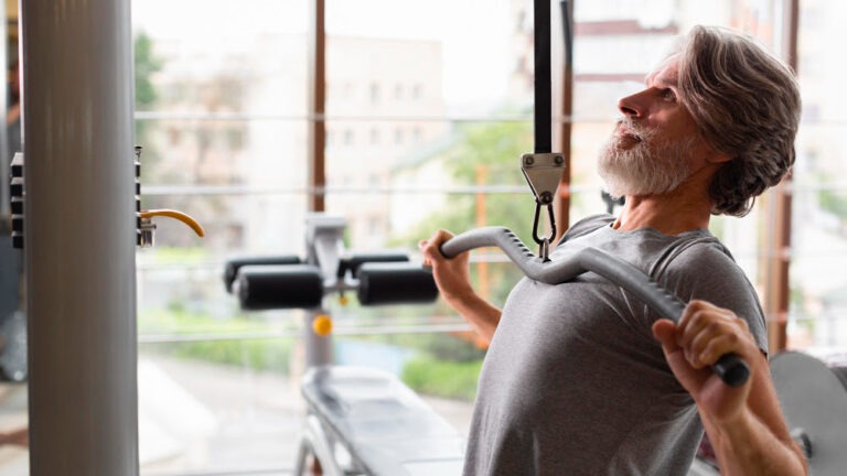 Musculação melhora sintomas de depressão e ansiedade em idosos,