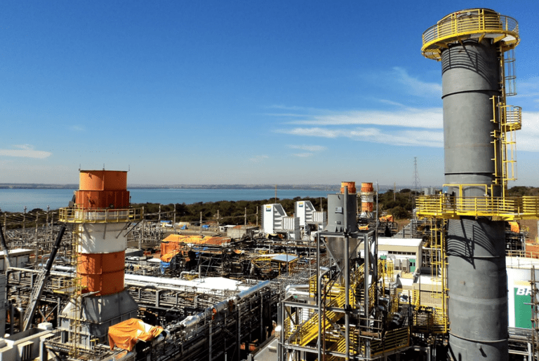Emendas a projetos de transição energética postergam exploração e queima de fósseis