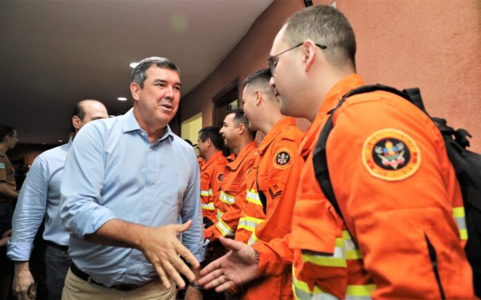 Combate-Incendios-florestal-Foto-Saul-Schramm-10-1024x639