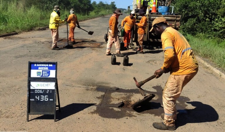Agesul inicia restauração de 111 km de asfalto entre Camapuã e Figueirão