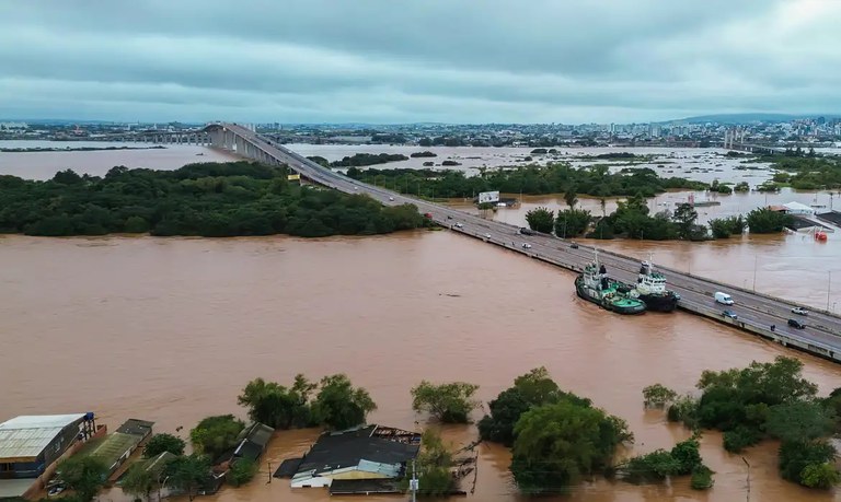 Mais de 11 mil pessoas são resgatadas durante catástrofe no RS