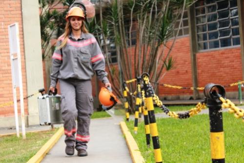 Vinte vagas só para elas. Senai e Energisa oferecem curso de eletricista