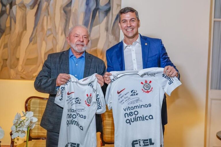 Presidente do Paraguai compara “briga” por tarifa de Itaipu a jogo de futebol