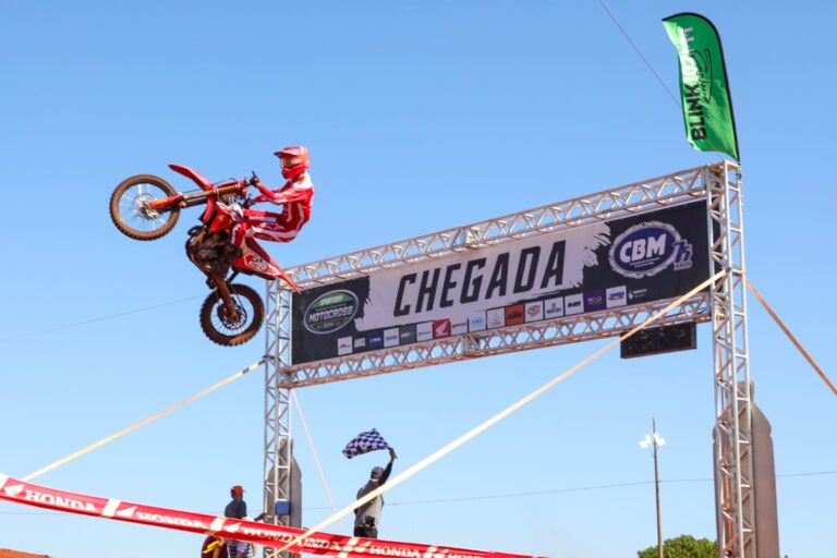 Brasileiro de Motocross atrai 400 pilotos para prova em Campo Grande