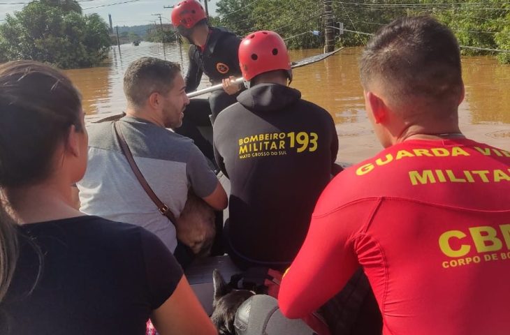 Equipes de MS já resgataram mais de 900 pessoas e 200 animais no Rio Grande do Sul