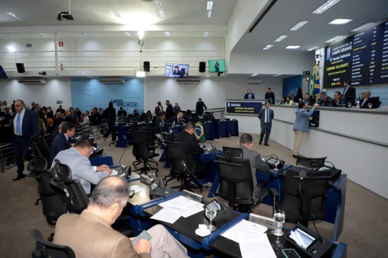 Câmara aprova concurso com 10,2 mil vagas na Prefeitura da Capital
