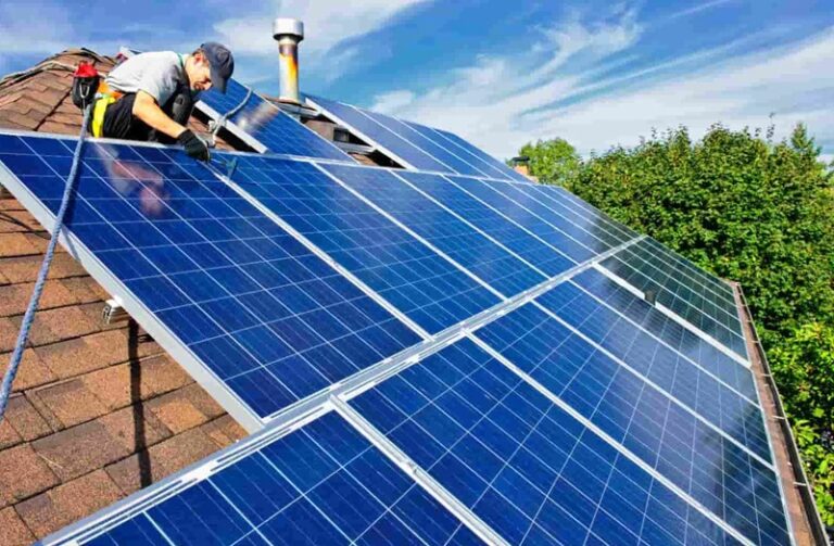 Energia solar reduz gastos e traz sustentabilidade para mais de 15 mil prédios públicos