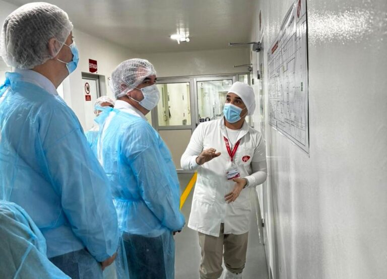 Farmacêutica boliviana recebe licença para ativar fábrica em Terenos
