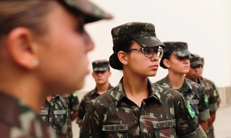Decreto permite o alistamento militar voluntário de mulheres