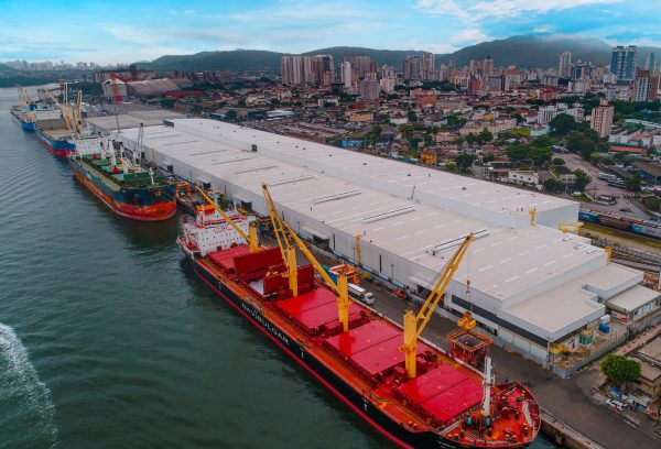 Exportações da indústria de transformação crescem 25% puxadas pela celulose, soja e minério