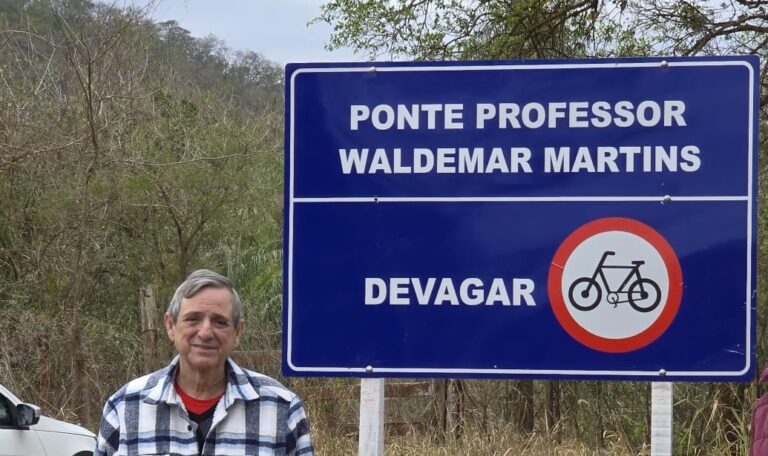 Jornalista escreve artigo sobre o pai, após “fofoca” sobre paternidade de Gugu