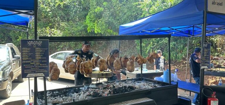 Visitantes experimentam o sabor de MS em churrascada no Seminário da Bioceânica